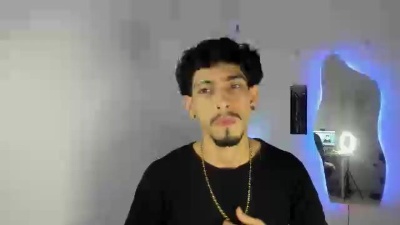 Angelhugedick23 from Colombia