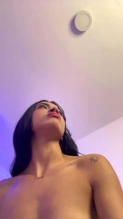 Caroline220 from Colombia