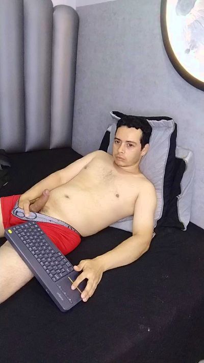 Casper_32 from Colombia