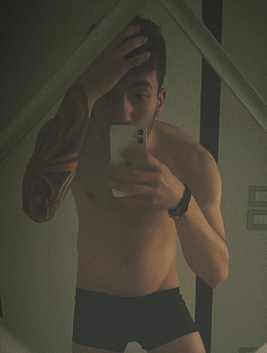 Danxxxhairydick from Italy