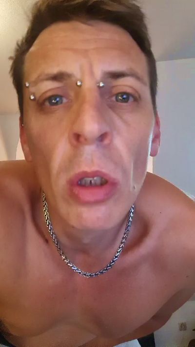 Eskalator198 from Germany