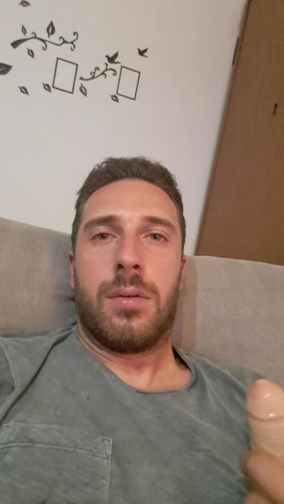 Luga97 from Italy
