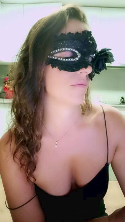 Paola_1985 from Italy