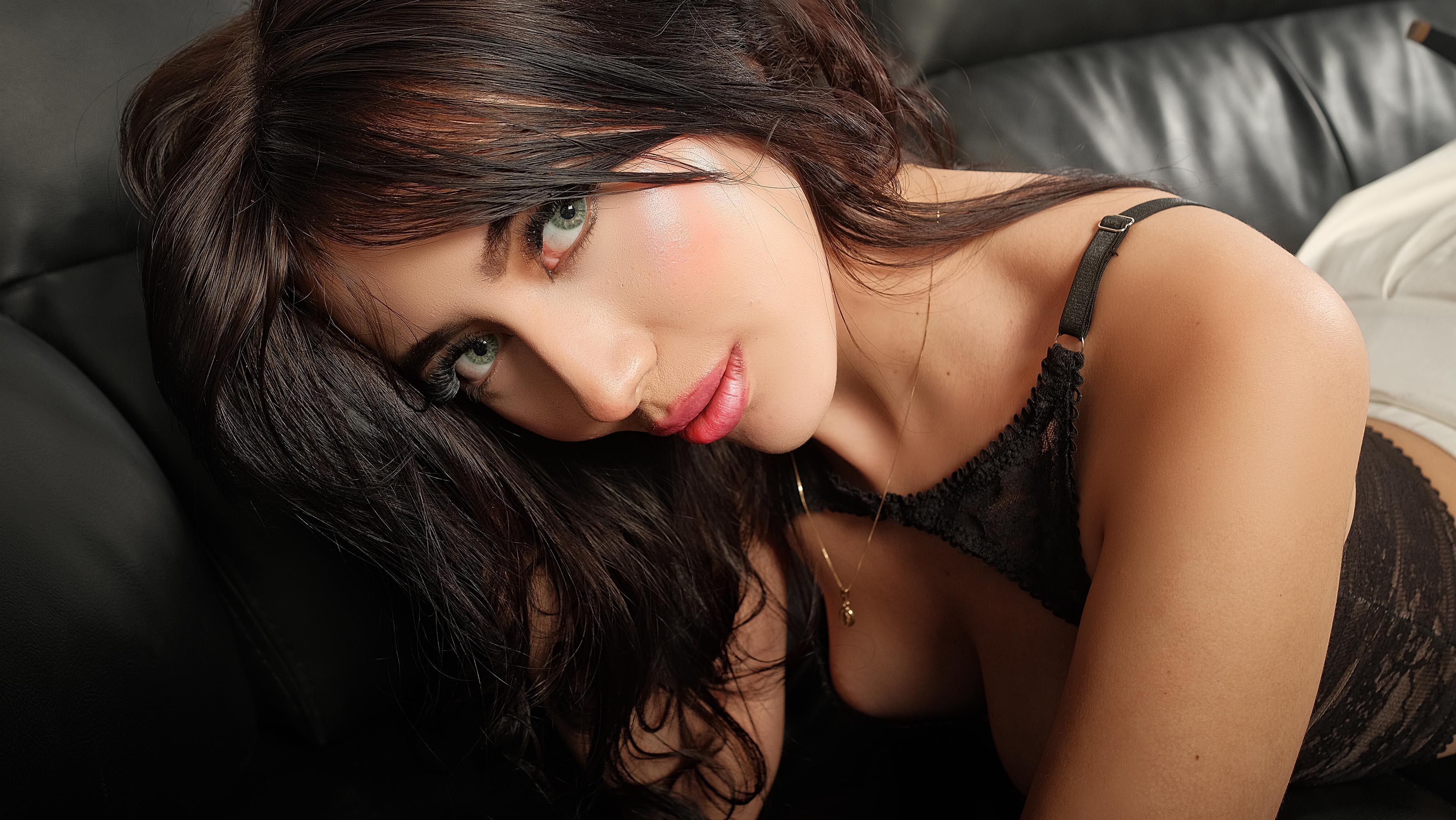Valeska_Zuev from United States