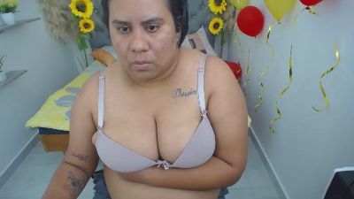 hotlesby4uxxx from Colombia
