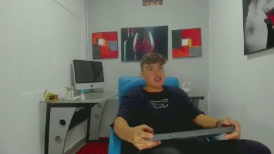 liam_person_ from Colombia