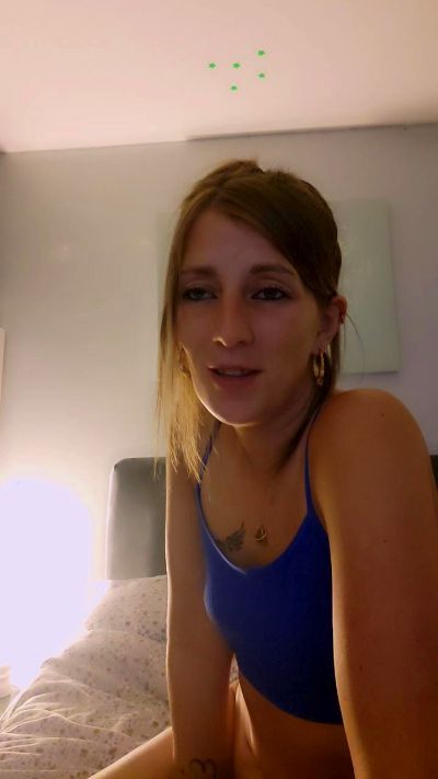 mialou2 from United Kingdom