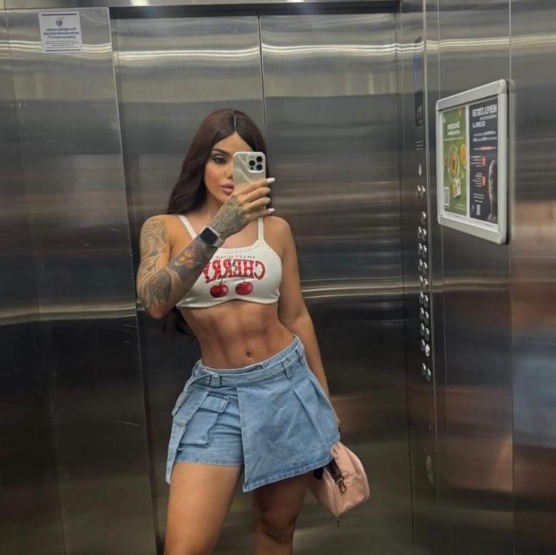 saraZf_ from Colombia