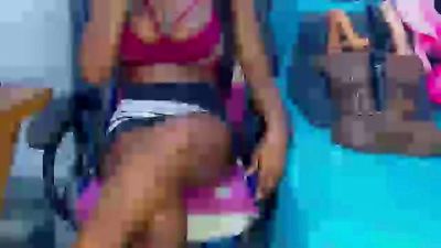 sara_greyx from United States