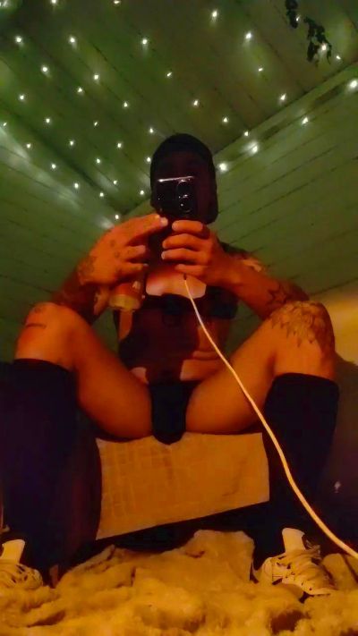 sniffwearBoi from Germany